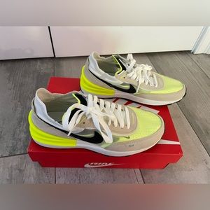 Nike women’s waffle one sneakers